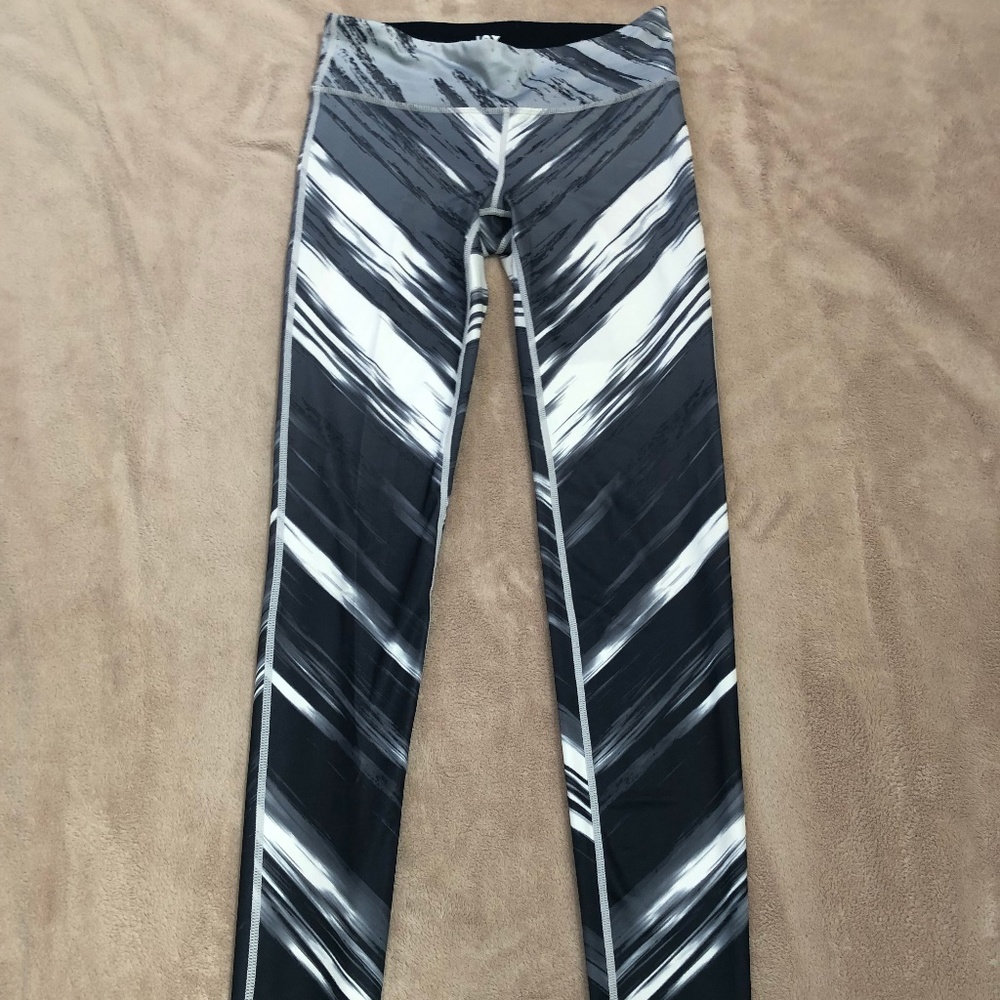 🖤BLACK/WHITE/GRAY LEGGINGS🤍